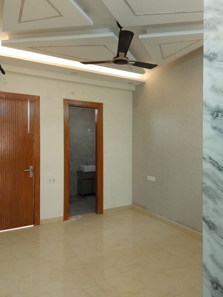 Room, puri-kohinoor 3 Bedroom 1420 Sq.Ft. Builder Floor In Sector 89 Faridabad 9312420