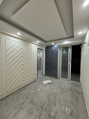 Room in 3 BHK Builder Floor at Sainik Colony – for Sale