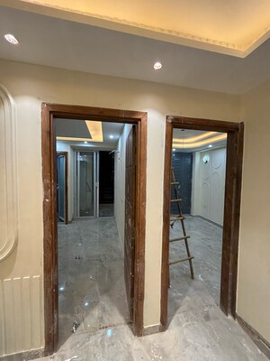 Building Lobby in 3 BHK Builder Floor at Sainik Colony – for Sale