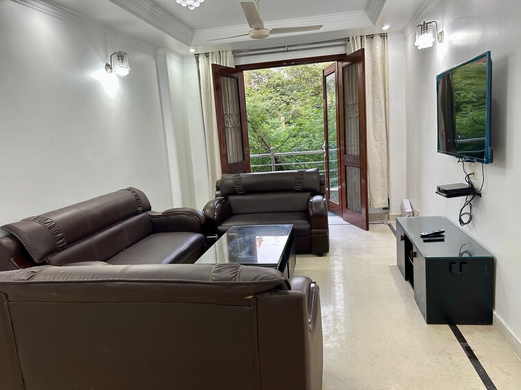 Living Room, defence colony 3 Bedroom 1953 Sq.Ft. Builder Floor In Defence Colony Delhi 9312484