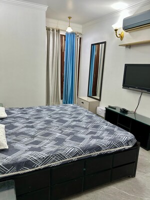Bedroom in 3 BHK Builder Floor at Defence Colony – for Rent