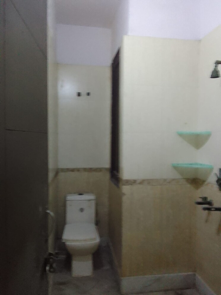 Bathroom, rwa-apartments-sector-47 2.5 Bedroom 1650 Sq.Ft. Independent House In Sector 47 Noida 9312505