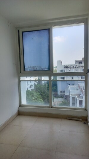 Room in 4 BHK Apartment at Banjara Hills – for Rent