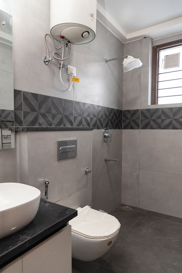 Bathroom, palm-residency-chhatarpur 4 Bedroom 1800 Sq.Ft. Builder Floor In Chattarpur Delhi 9312498