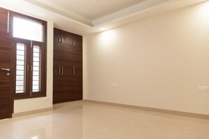 Room in 4 BHK Builder Floor at Palm Residency Chhatarpur, Chattarpur – for Rent