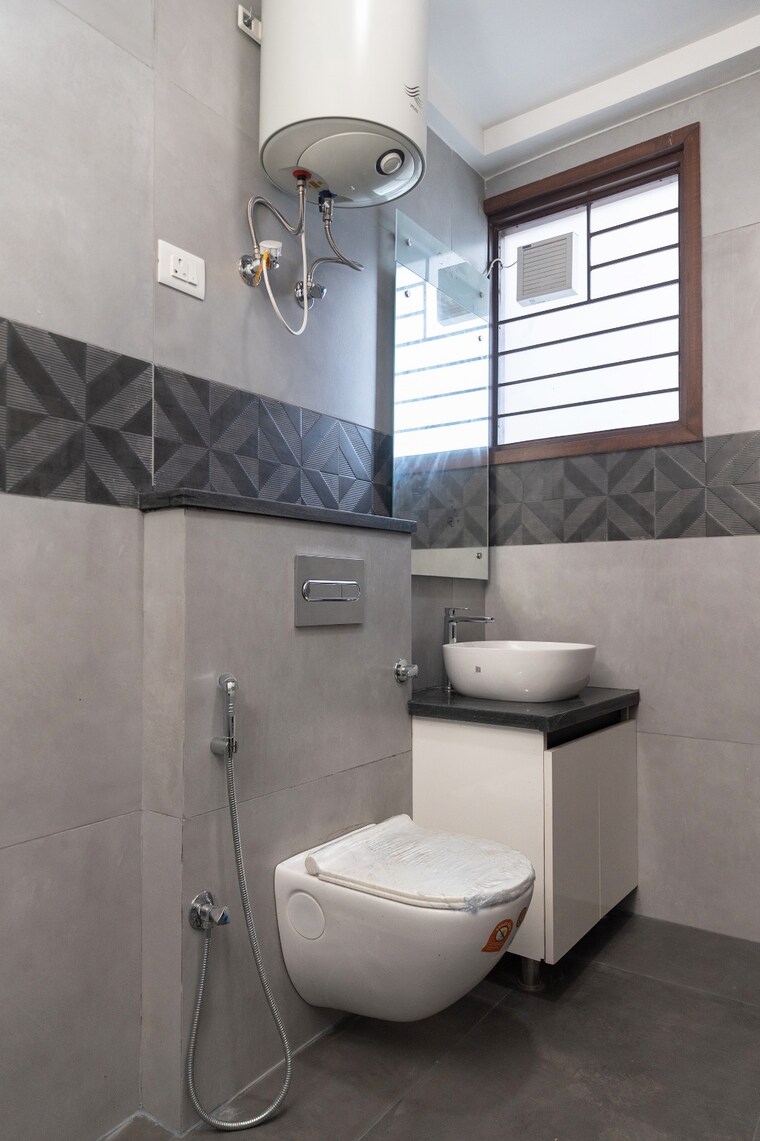 Bathroom, palm-residency-chhatarpur 4 Bedroom 1800 Sq.Ft. Builder Floor In Chattarpur Delhi 9312498
