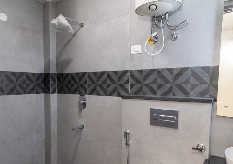 Bathroom, palm-residency-chhatarpur 4 Bedroom 1800 Sq.Ft. Builder Floor In Chattarpur Delhi 9312498