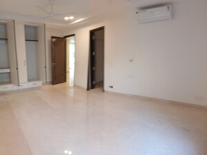 Building Lobby in 4 BHK Independent House at Dlf Phase ii – for Rent