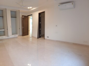 Building Lobby in 4 BHK Independent House at Dlf Phase ii – for Rent
