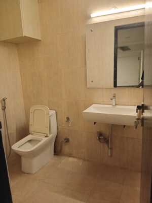 Bathroom in 4 BHK Independent House at Dlf Phase ii – for Rent