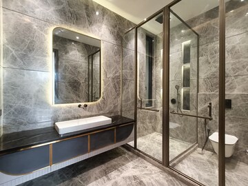 Building Lobby in 4 BHK Builder Floor at DLF City Phase IV, Dlf Phase iv – for Sale