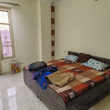 Bedroom in 2 BHK Apartment at Canal Road – for Rent