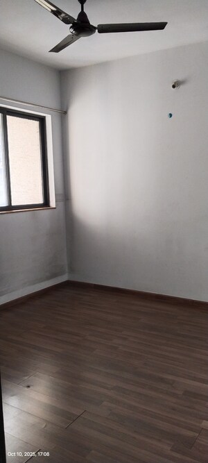 Room in 1 BHK Apartment at Lodha Lakeshore Greens, Dombivli East – for Rent