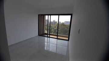 Room in 3.5 BHK Apartment at Mantra Mirari, Koregaon Park – for Rent