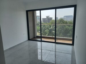 Room in 3.5 BHK Apartment at Mantra Mirari, Koregaon Park – for Rent