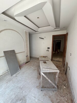 Team Area in 3 BHK Builder Floor at Sainik Colony – for Sale