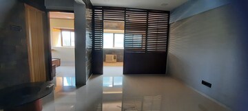 Room in 1 BHK Apartment at Queens View, Juhu – for Rent