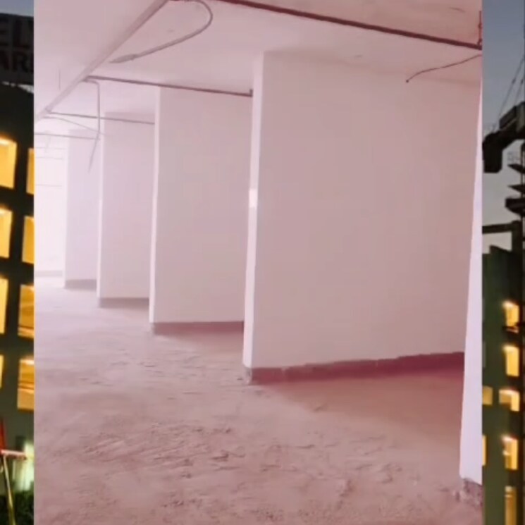 Room, roselyn-square Commercial Shop 300 Sq.Ft. In International Airport Road Zirakpur 9312605