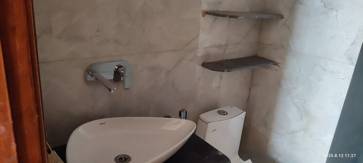 Bathroom, sector 46 3 Bedroom 1900 Sq.Ft. Builder Floor In Sector 46 Gurgaon 9312618