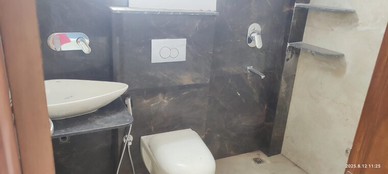 Bathroom, sector 46 3 Bedroom 1900 Sq.Ft. Builder Floor In Sector 46 Gurgaon 9312618
