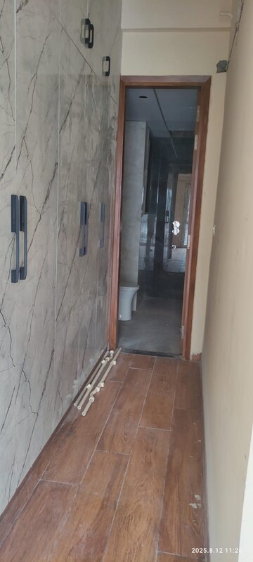 Building Lobby in 3 BHK Builder Floor at Sector 46 – for Rent