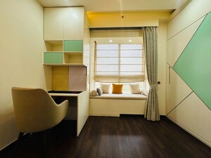 Room in 4 BHK Apartment at Bhartiya Nikoo Homes Phase 2, Thanisandra Main Road – for Rent