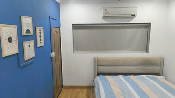Furnished Amenities in 2 BHK Apartment at North Bombay Society, Juhu – for Rent