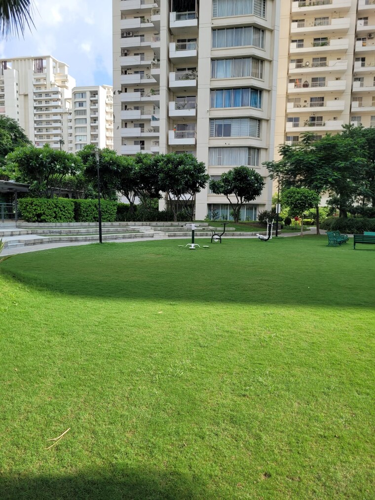 Garden, bestech-park-view-spa 3 Bedroom 2470 Sq.Ft. Apartment In Sector 47 Gurgaon 9312642