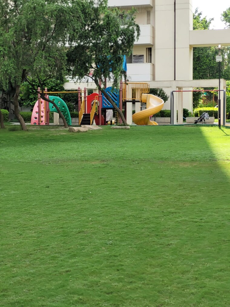 Garden, bestech-park-view-spa 3 Bedroom 2470 Sq.Ft. Apartment In Sector 47 Gurgaon 9312642