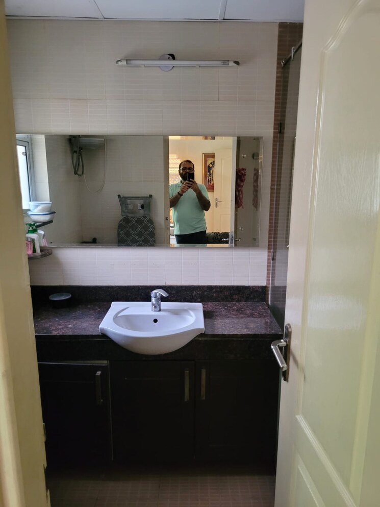 Bathroom, bestech-park-view-spa 3 Bedroom 2470 Sq.Ft. Apartment In Sector 47 Gurgaon 9312642