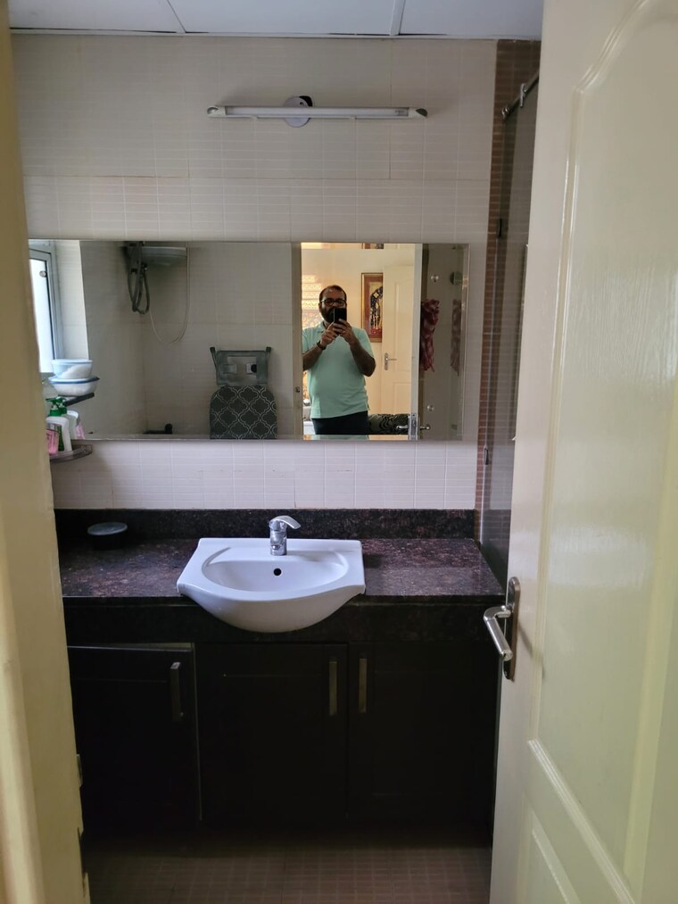 Bathroom, bestech-park-view-spa 3 Bedroom 2470 Sq.Ft. Apartment In Sector 47 Gurgaon 9312642