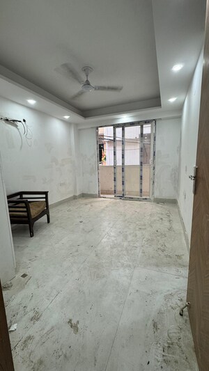 Room in 2 BHK Builder Floor at Chattarpur – for Rent