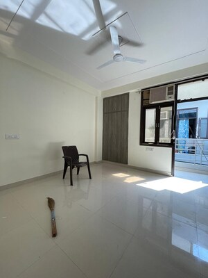 Room in 1 BHK Builder Floor at Chattarpur – for Rent