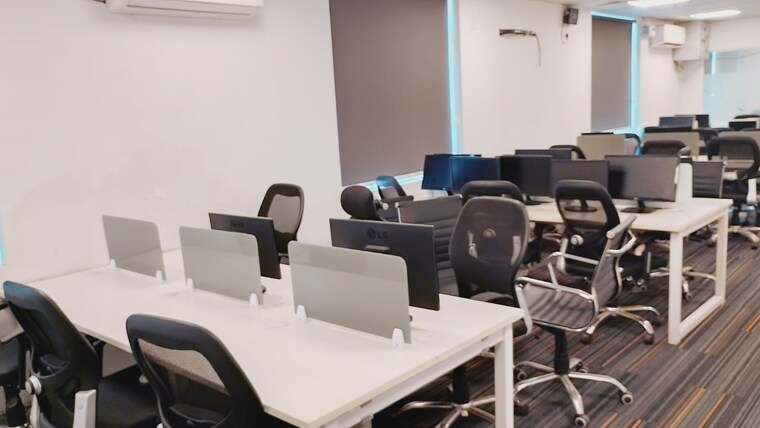 Team Area, anthurium Commercial Office Space in IT/SEZ 5550 Sq.Ft. In Sector 73 Noida 9312650