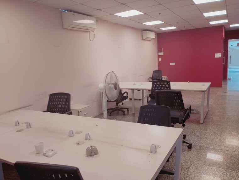 Team Area, anthurium Commercial Office Space in IT/SEZ 5550 Sq.Ft. In Sector 73 Noida 9312650