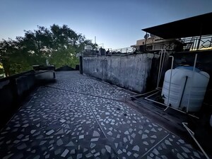 Terrace in 3 BHK Builder Floor at Safdarjung Enclave – for Sale