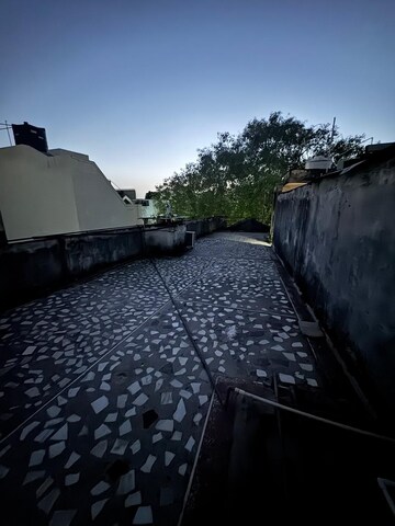 Terrace in 3 BHK Builder Floor at Safdarjung Enclave – for Sale