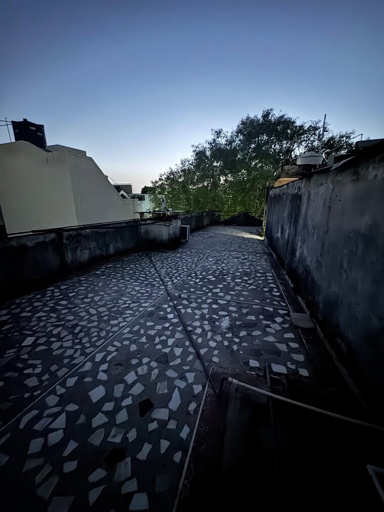 Terrace, safdarjung enclave 3 Bedroom 1400 Sq.Ft. Builder Floor In Safdarjung Enclave Delhi 9312655