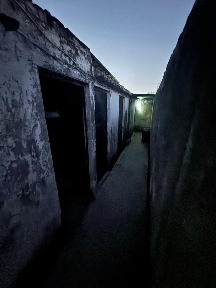 Terrace, safdarjung enclave 3 Bedroom 1400 Sq.Ft. Builder Floor In Safdarjung Enclave Delhi 9312655