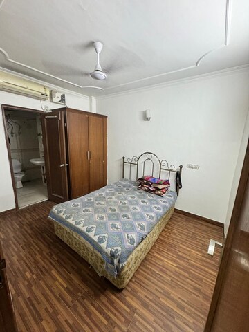 Bedroom in 3 BHK Builder Floor at Safdarjung Enclave – for Sale