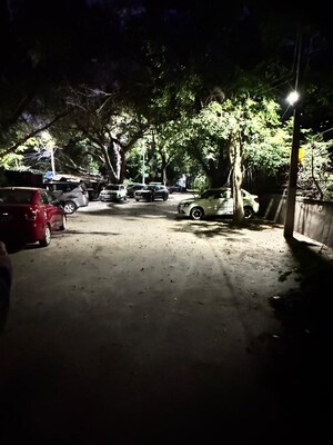 Parking in 3 BHK Builder Floor at Safdarjung Enclave – for Sale