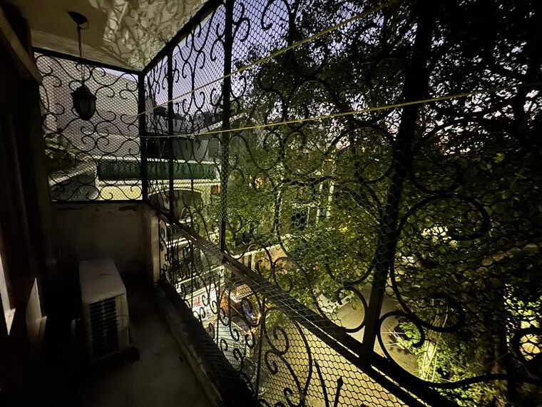 Balcony, safdarjung enclave 3 Bedroom 1400 Sq.Ft. Builder Floor In Safdarjung Enclave Delhi 9312655