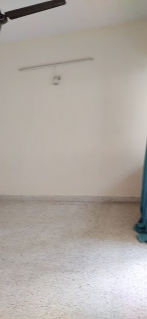 Room in 2 BHK Apartment at Kachnar CHS Vasant Vihar, Vasant Vihar – for Rent