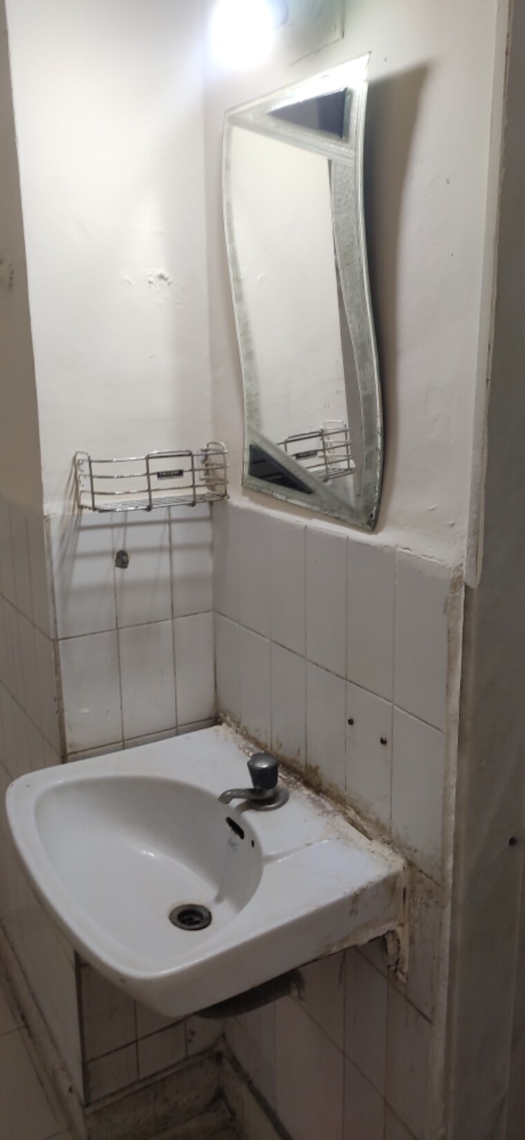 Bathroom, kachnar-chs-vasant-vihar 2 Bedroom 650 Sq.Ft. Apartment In Vasant Vihar Thane 9312656