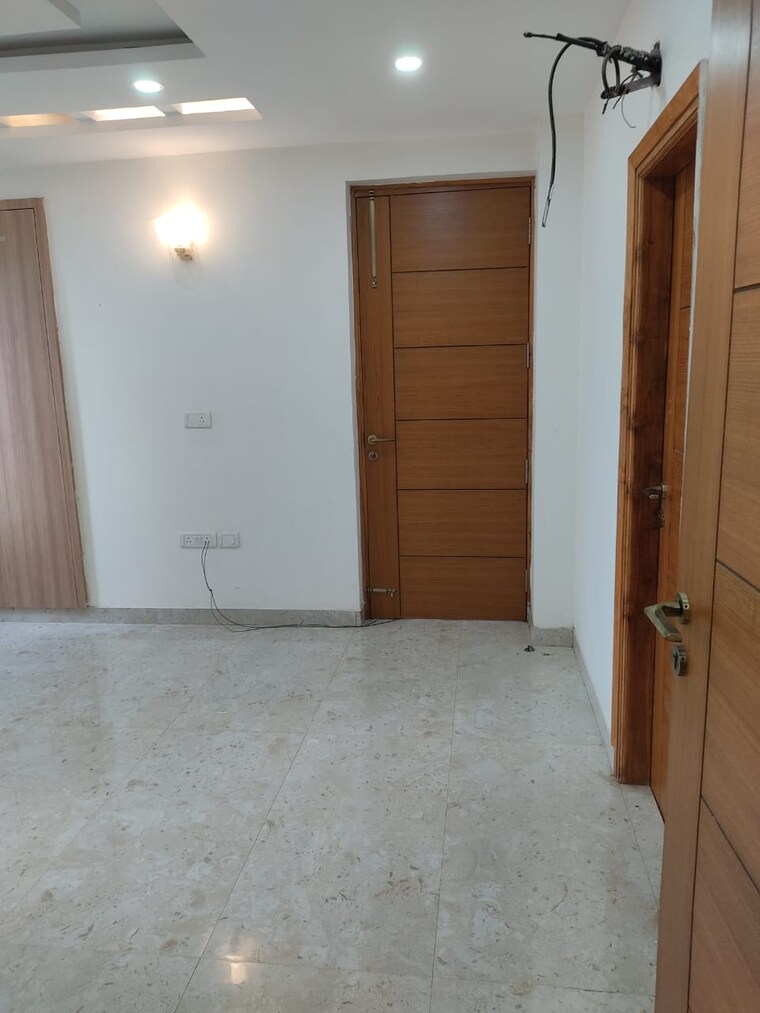 Room, sector 85 3 Bedroom 2035 Sq.Ft. Builder Floor In Sector 85 Faridabad 9312653