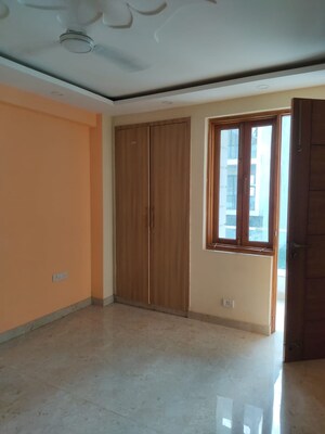 Room in 3 BHK Builder Floor at Sector 85 – for Sale