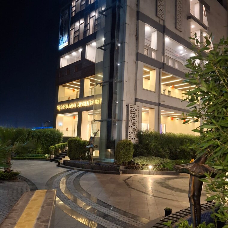 Exterior View, roselyn-square Commercial Showroom 1373 Sq.Ft. In International Airport Road Zirakpur 9312719