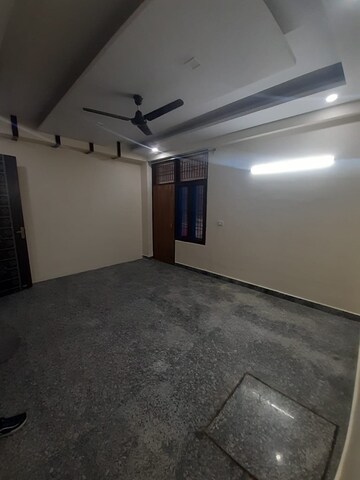 Room in 2 BHK Builder Floor at Vasundhara Sector 1 – for Rent