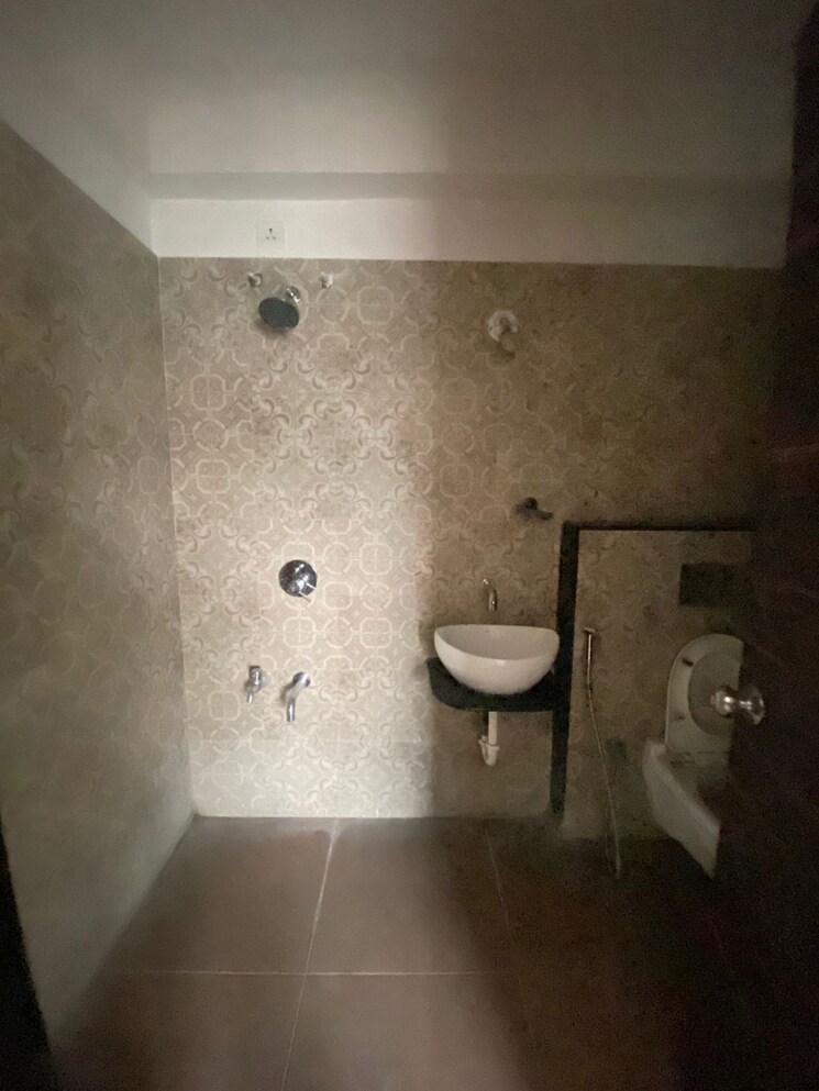 Bathroom, wadhwani-sai-paradise 2 Bedroom 1100 Sq.Ft. Apartment In Punawale Pune 9312691