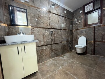 Bathroom in 2.5 BHK Apartment at Palm Residency Chhatarpur, Chattarpur – for Rent